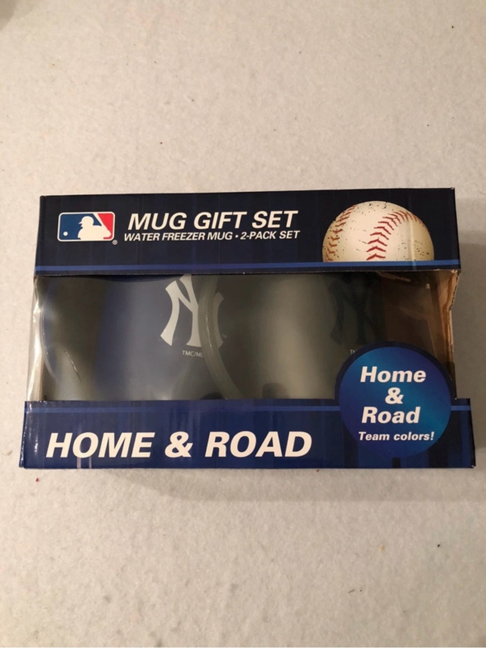 RARE! MLB New York Yankees Navy and White Mug Gift Set